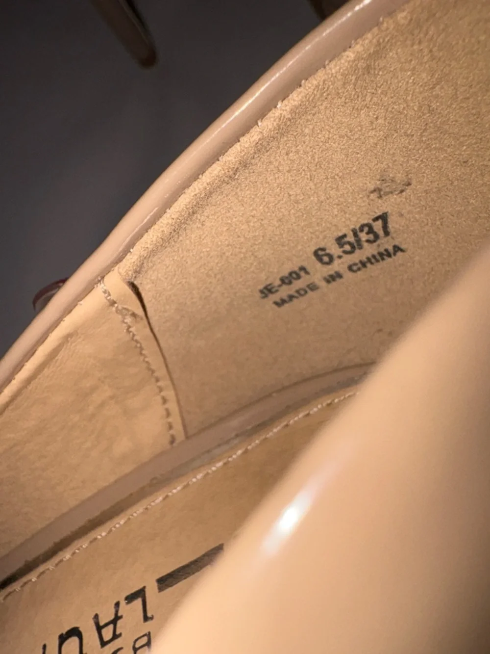 CL by Laundry patent peep